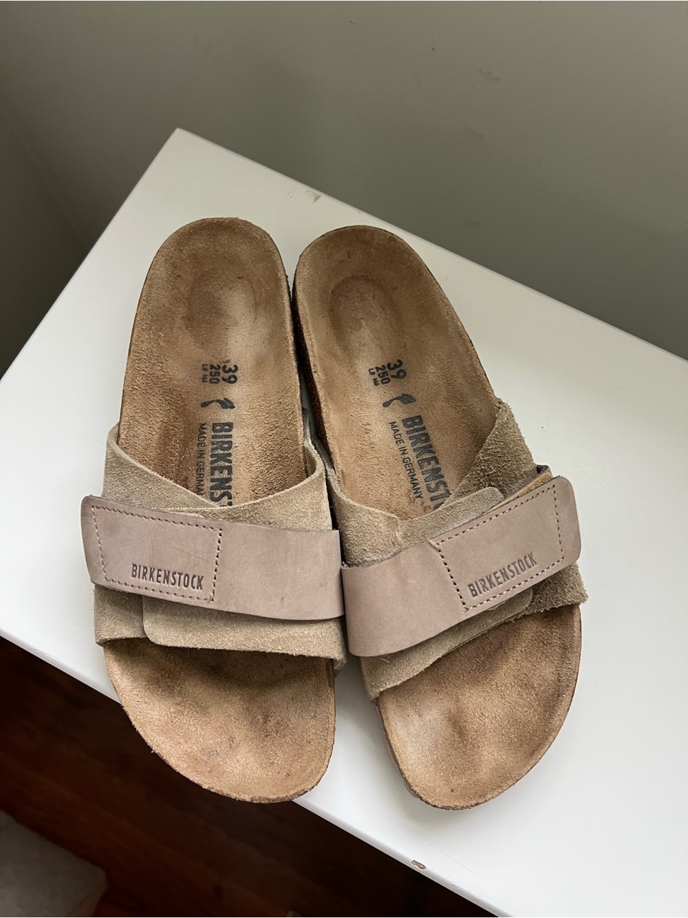 Birkenstock Oita in Taupe